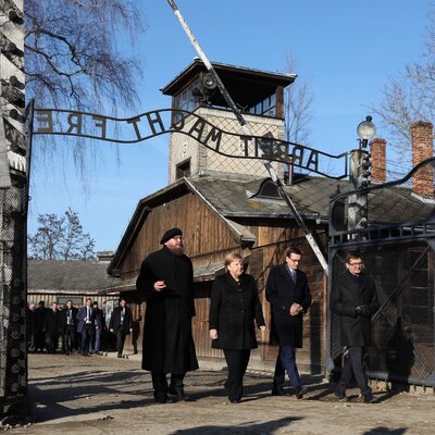 Merkel Auschwitz'de