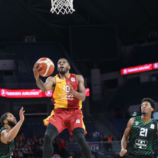 Jones, sakatlığı nedeniyle 2 ay yok