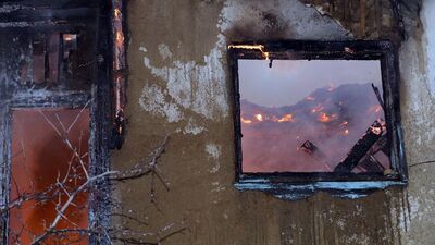 Ekmeleddin İhsanoğlu'na ait kullanılmayan evde yangın