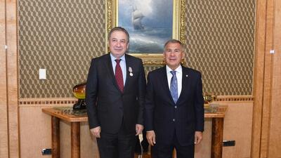 Prof. Dr. Ahmet Kırman'a üstün hizmet madalyası