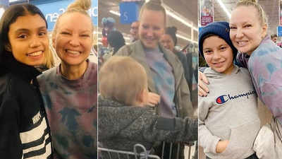 AVM'deki herkesin parasını ödedi