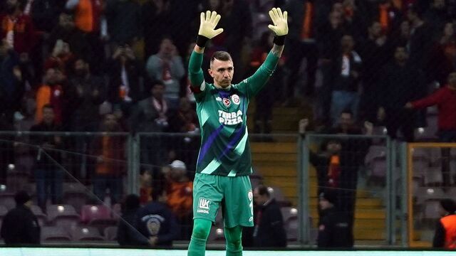 "Muslera maçı tek başına aldı"