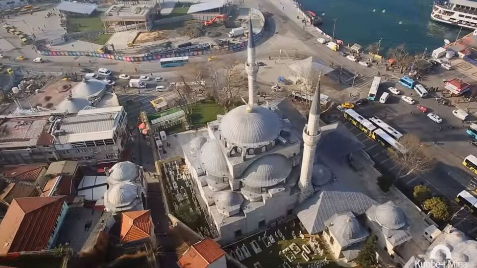 Mamboury'e göre İstanbul'da yonca yapraklı tek cami