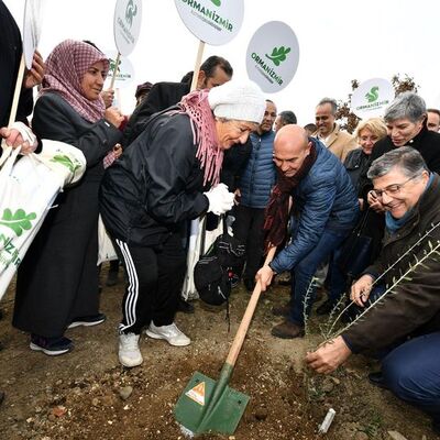 İzmir'de her yeni doğana bir fidan