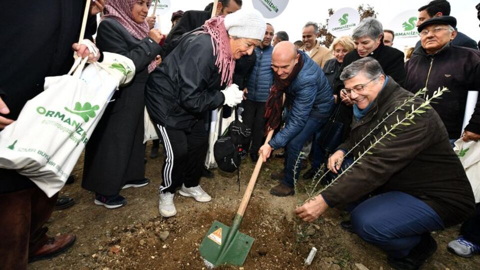 İzmir'de her yeni doğana bir fidan