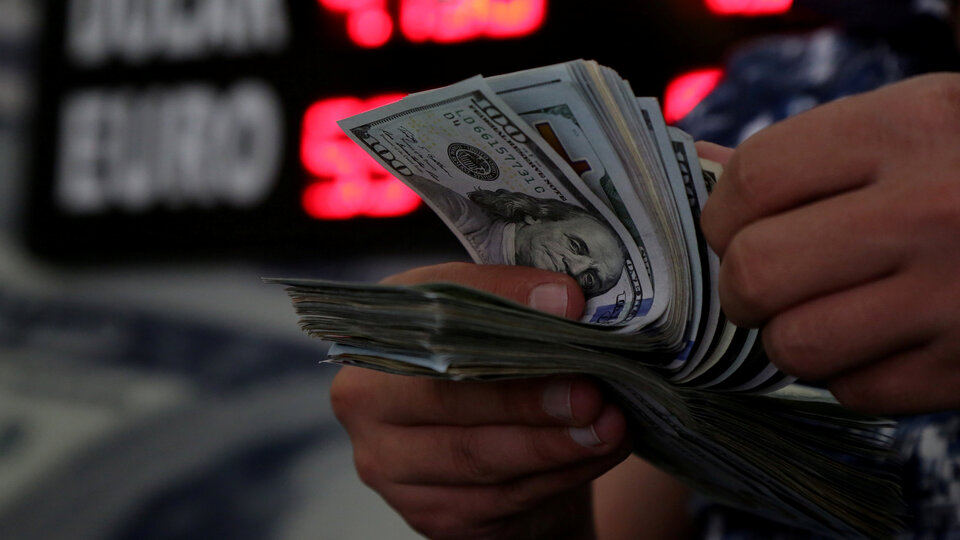 Dolar kritik seviyeyi aştı