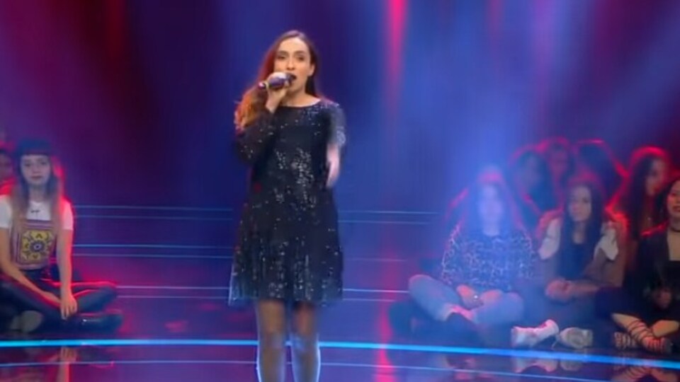 Sofia'dan Bang Bang performansı