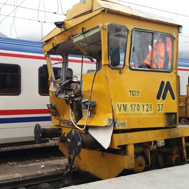 Tren rayında kaza: 1 ölü 3 yaralı