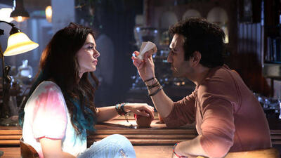 Acı Tatlı Ekşi filmi konusu ve oyuncuları