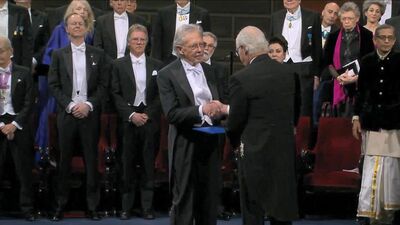 Milosevic hayranı Handke Nobel'i aldı!