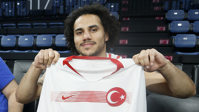 Larkin için kararı Sarıca verecek