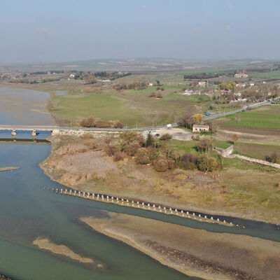 Burası Büyükçekmece... Sular çekilince gözüktü!