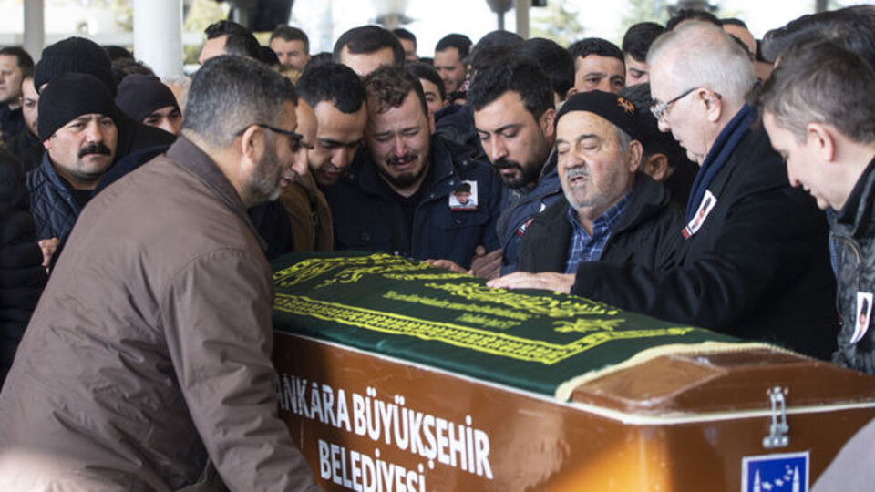 Toplatın o çikolataları!