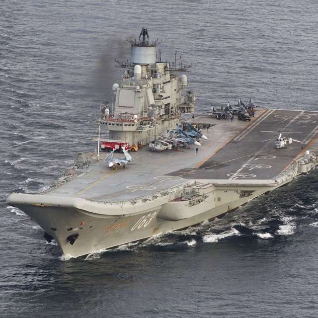 Rus uçak gemisinde yangın: 8 yaralı