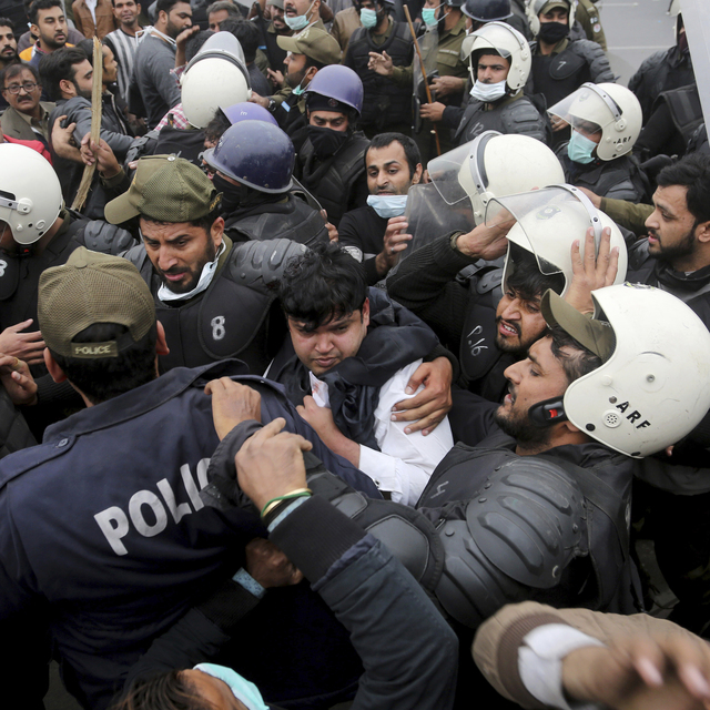 Pakistan'da hastane baskını: 3 ölü