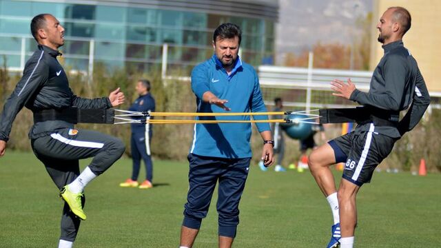 Umut Bulut ve Şamil antrenmana çıktı