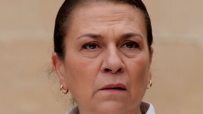 Güneş Hayat – Esma Demiralp kimdir?