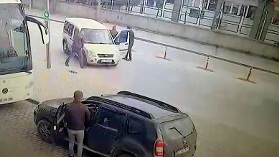 Firari hükümlüyü sosyal medyada kadın hesabı açarak yakaladılar