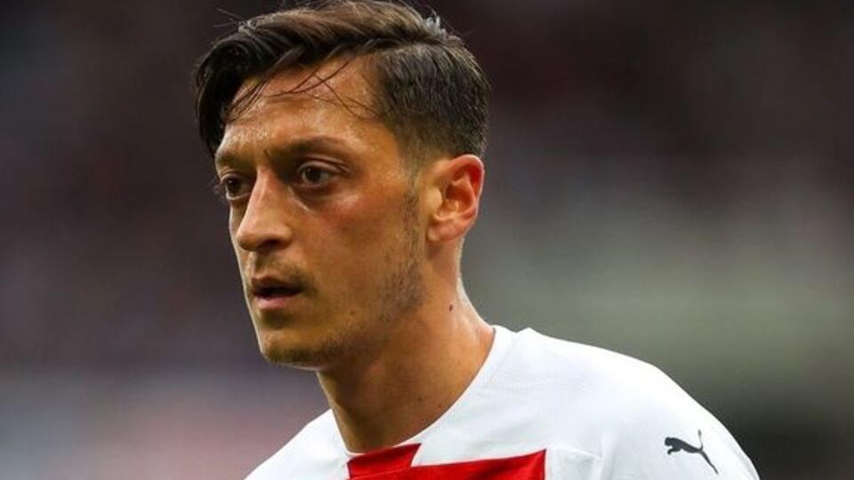 Mesut Özil'den tepki