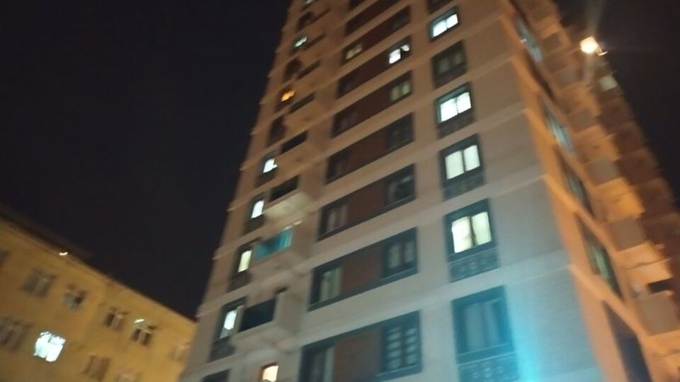 Cam silerken düşüp can verdi!