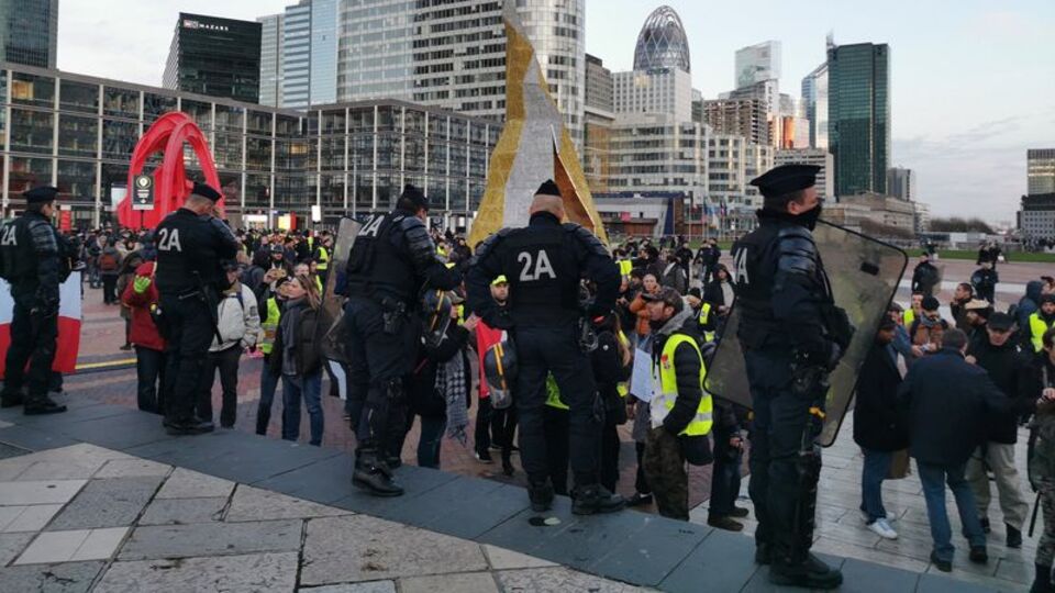 Sarı yelekliler yine sokakta