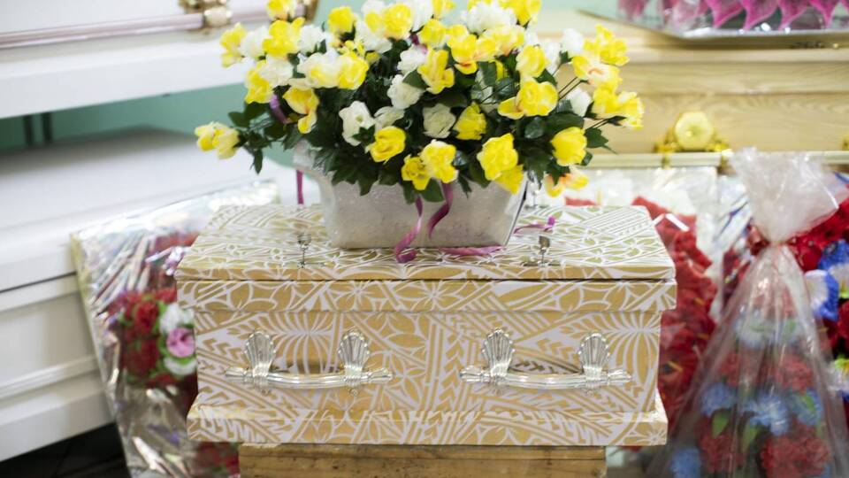 Aşı düşmanlarının başarısı(!): Bebek tabutları