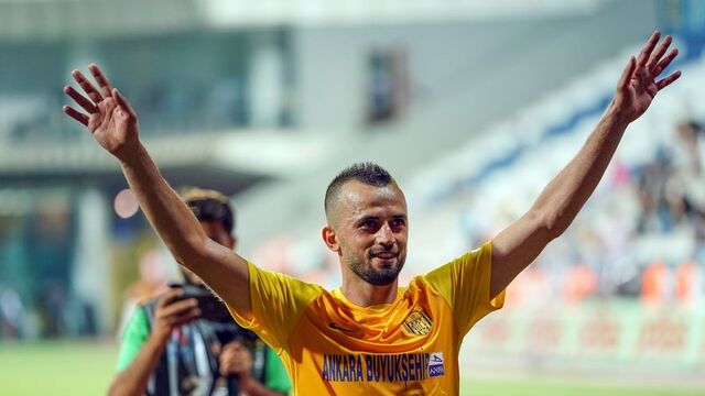 İlhan Parlak'tan 7 puanlık katkı