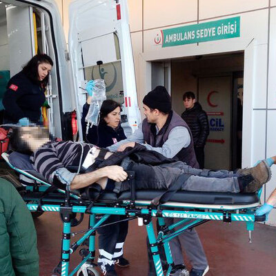 Komşu kavgası 2! Karnından vuruldu!