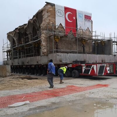 Tam 1700 ton! O eser de taşınıyor!