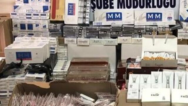 İzmir'de kaçak sigara ve kaçak sahte içki operasyonu