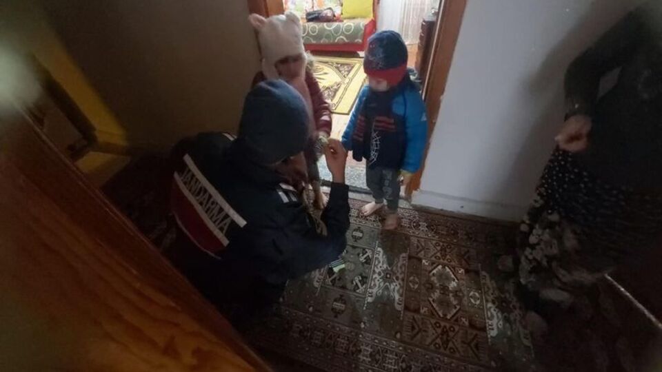 Jandarma mevsimlik işçi oldu! Film gibi operasyon!