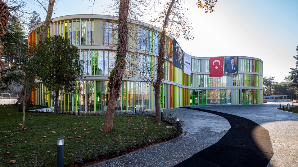 Beykoz'un ilk model okulu "Beykoz Koç Ortaokulu" açılıyor