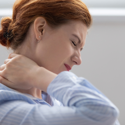 Omuz ağrınızın nedeni belki de odur!