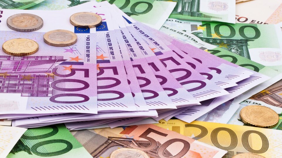 Hazine euro cinsi borçlanacak