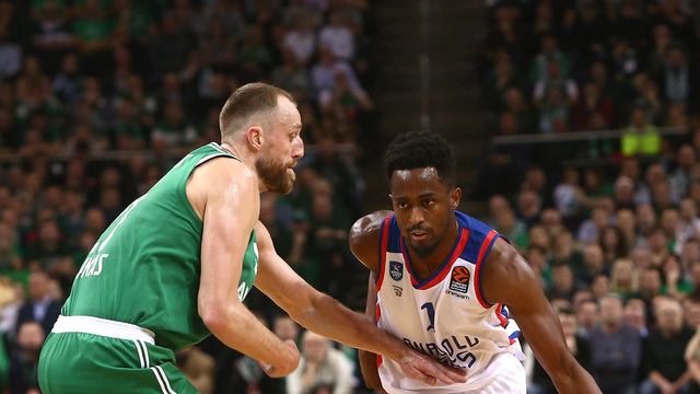 Anadolu Efes liderliği sevdi!
