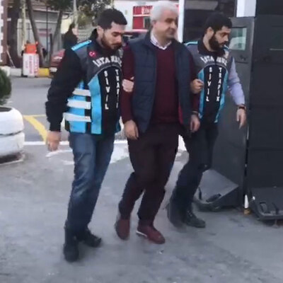 Korna çalan kadın sürücüyü darp etti!