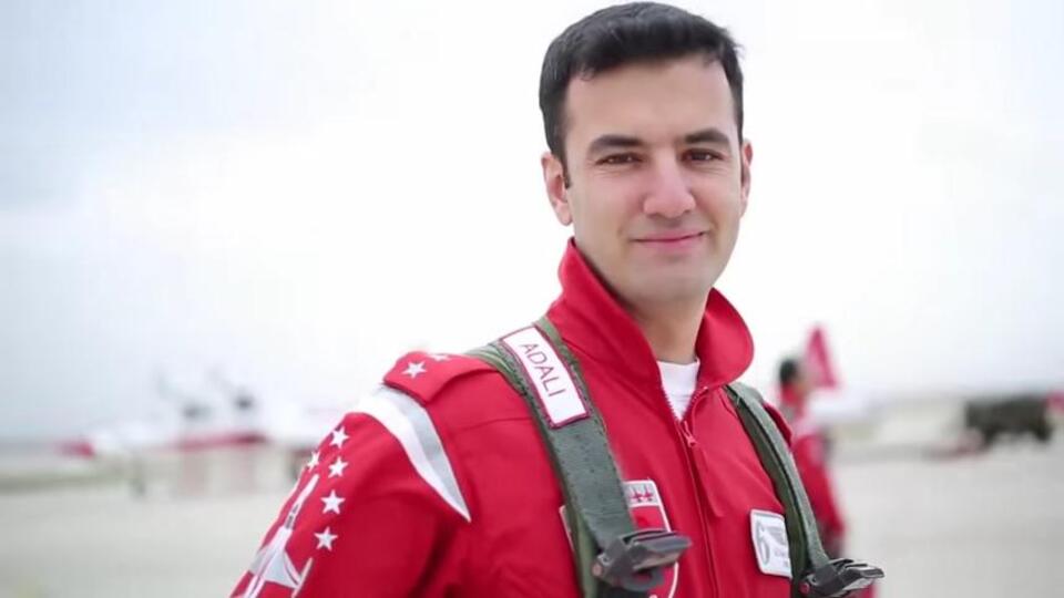 Türk Yıldızı pilota FETÖ'den hapis