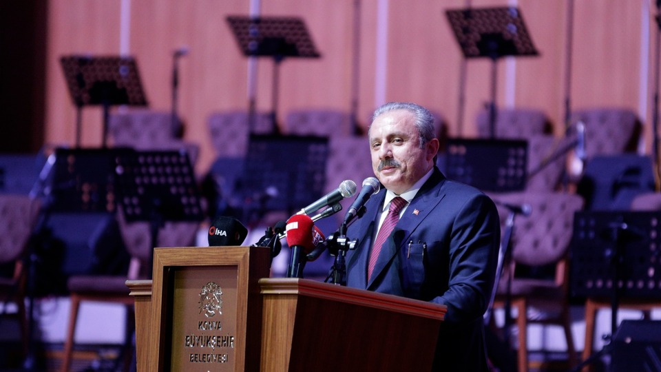 "Mevlana yaşam koçu değil"