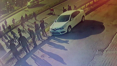 Zonguldak'ta feci kaza! Yayalara çarpıp karşı şeride geçti