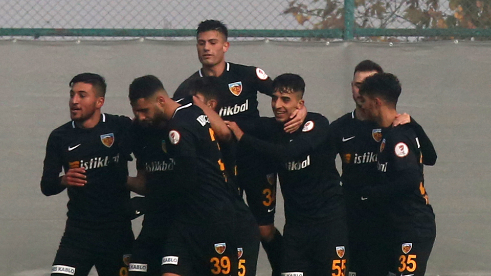 6 gollü düello
