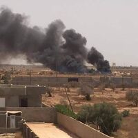 Yabancı savaş uçakları Libya'yı vurdu