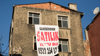 Dört döneme tanık olan bina satılıyor