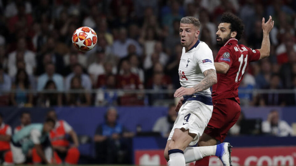 Alderweireld'ın sözleşmesi uzatıldı