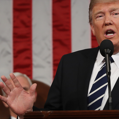 Trump savunma bütçesini imzaladı