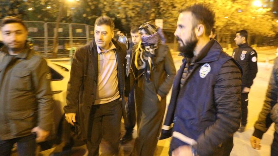 Kayıp çift 3 gün ahırda saklanmış!