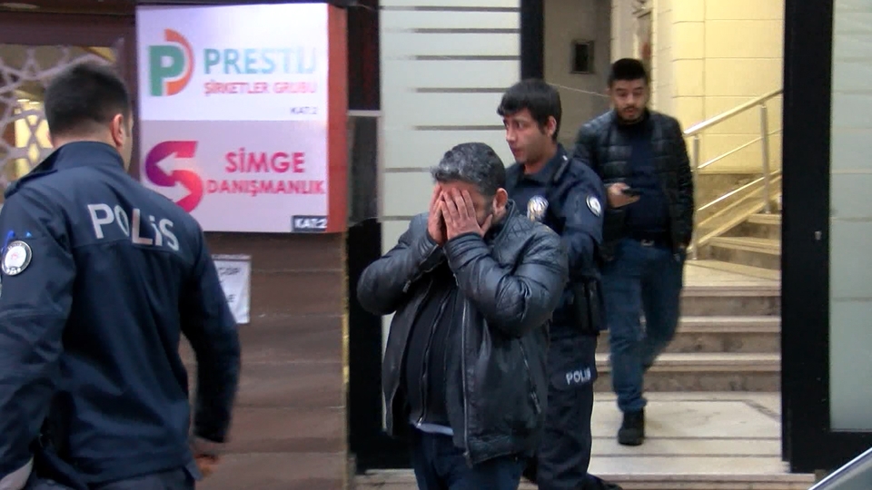 Cezayirli koca eşini katletti!