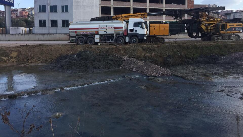 Kazayla NATO boru hattını deldiler