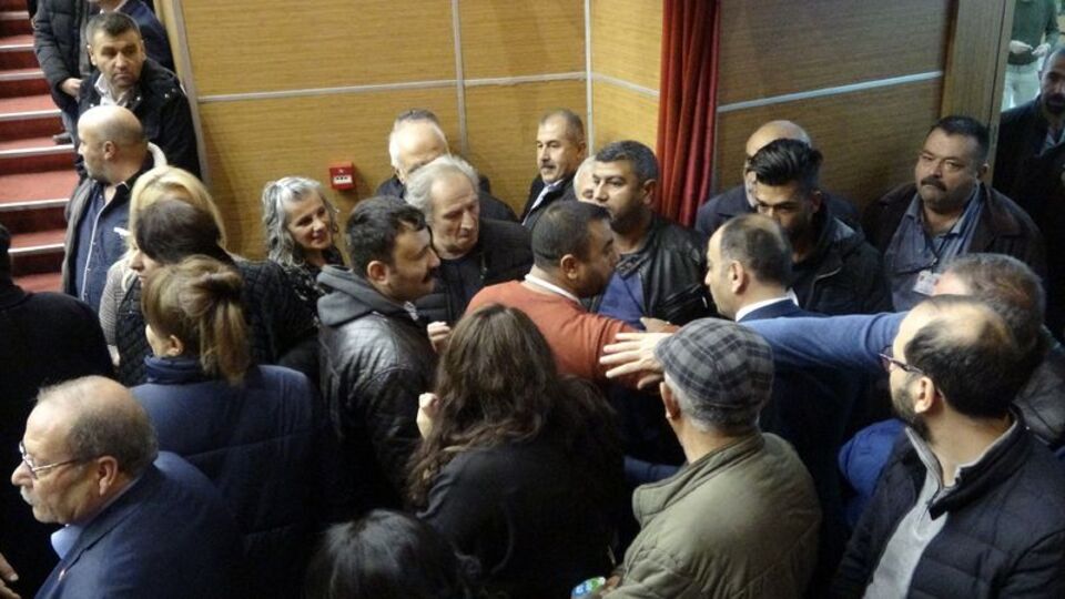 Sivas'ta gergin CHP kongresi