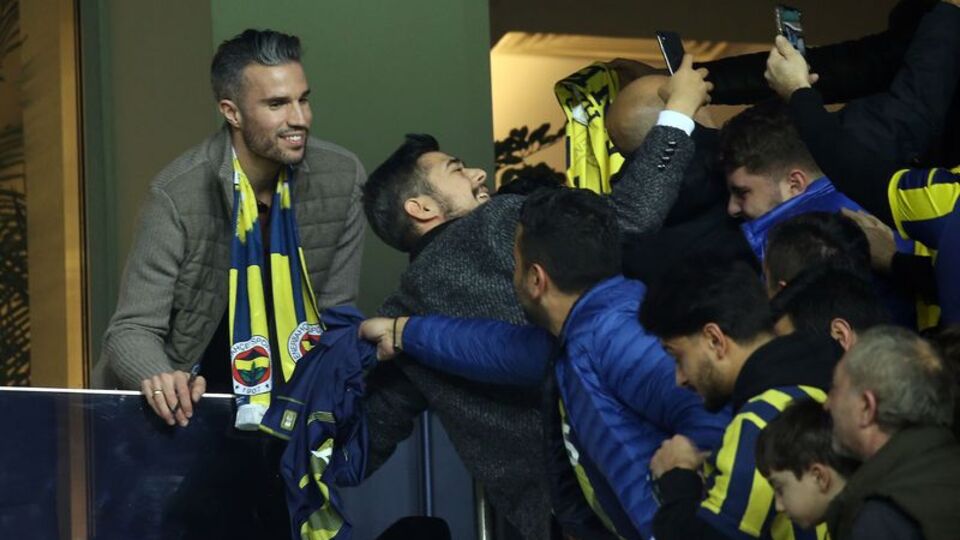 Robin van Persie derbide
