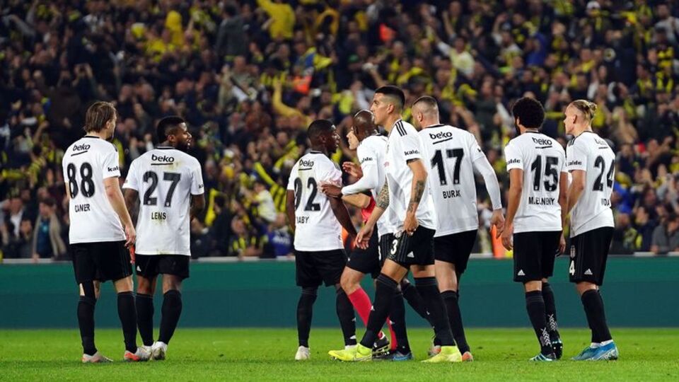 Lens cezalı duruma düştü